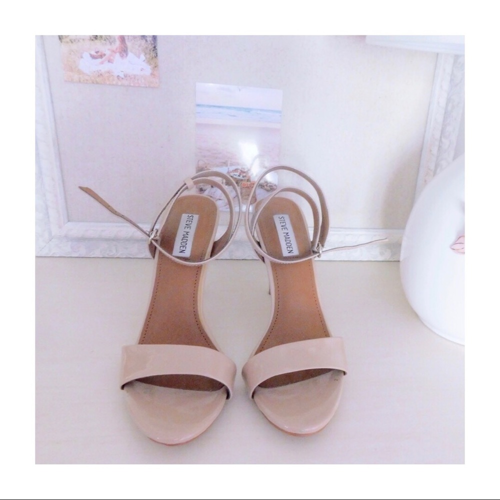 STEVE MADDEN Nude Heels